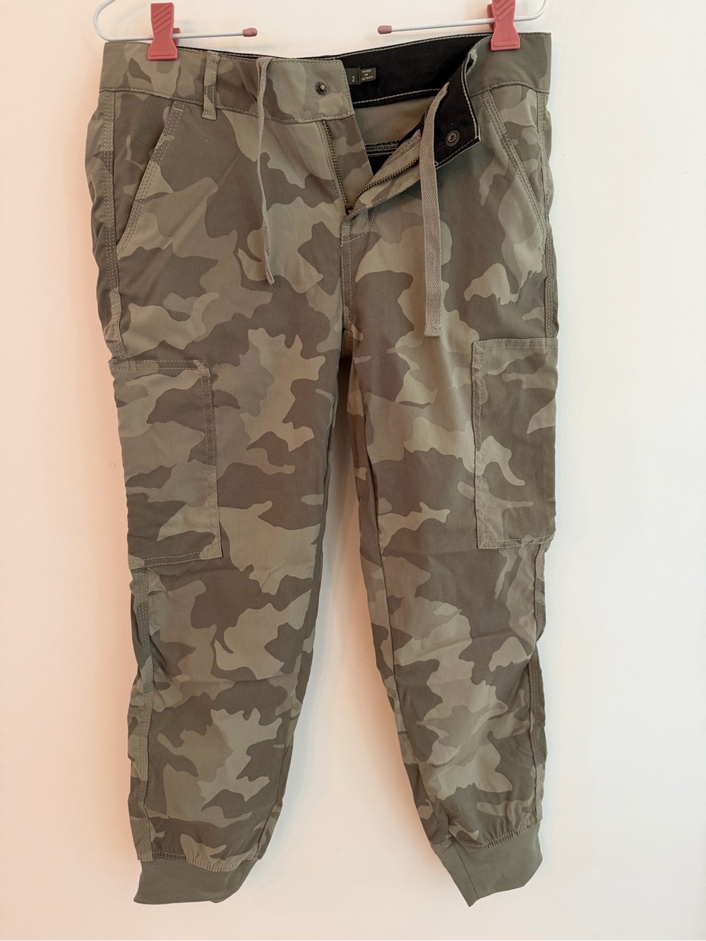 Prana Women’s Olive Camo Cargo cropped